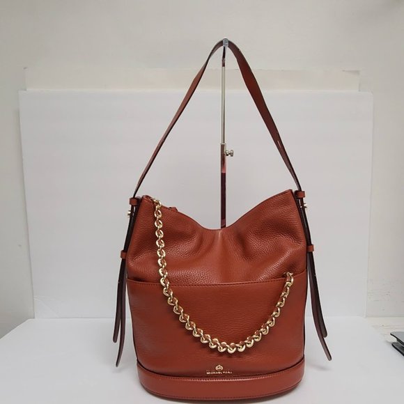 Michael Kors Reese Hobo. - Picture 1 of 7